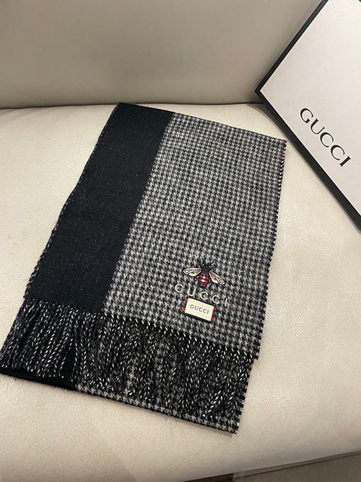 グッチ両面カシミヤスカーフ