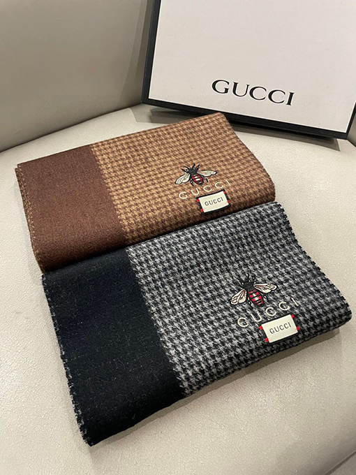 グッチ両面カシミヤスカーフ
