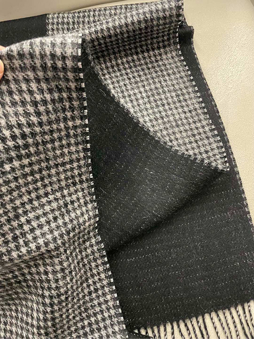 グッチ両面カシミヤスカーフ