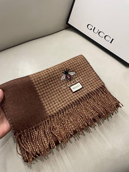 グッチ両面カシミヤスカーフ