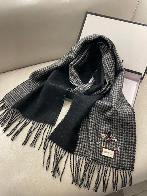 グッチ両面カシミヤスカーフ