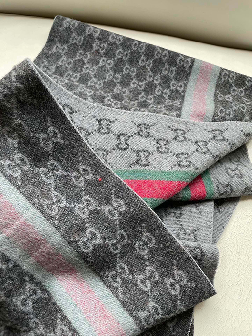 グッチスーパーコピーカシミヤの小さな蜂のスカーフ