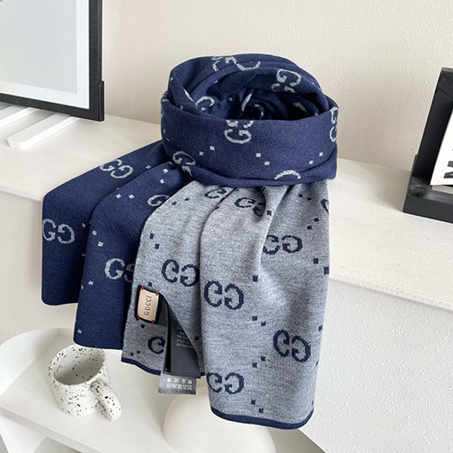 グッチニットとカシミヤのスカーフ