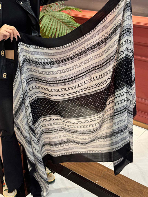 ルイヴィトン薄いカシミヤの長いスカーフ