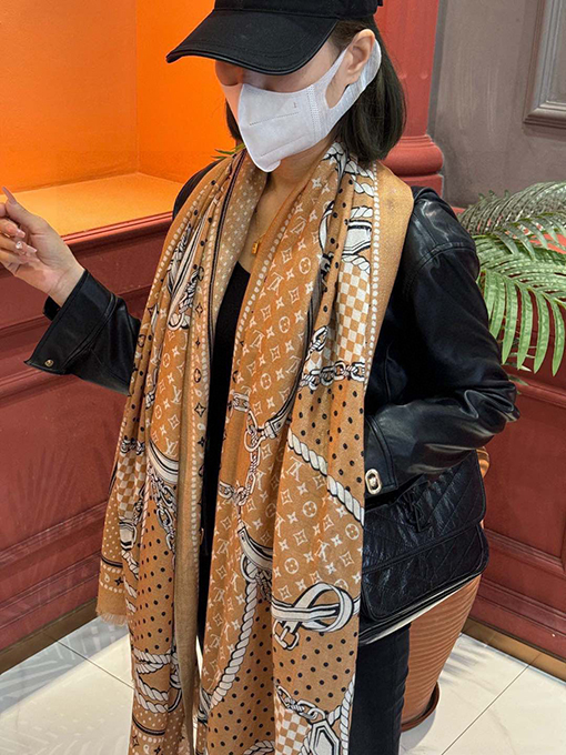ルイヴィトンLVシルバーカシミヤマフラー