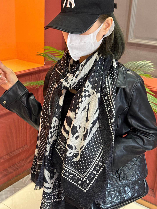 ルイヴィトンLVシルバーカシミヤマフラー