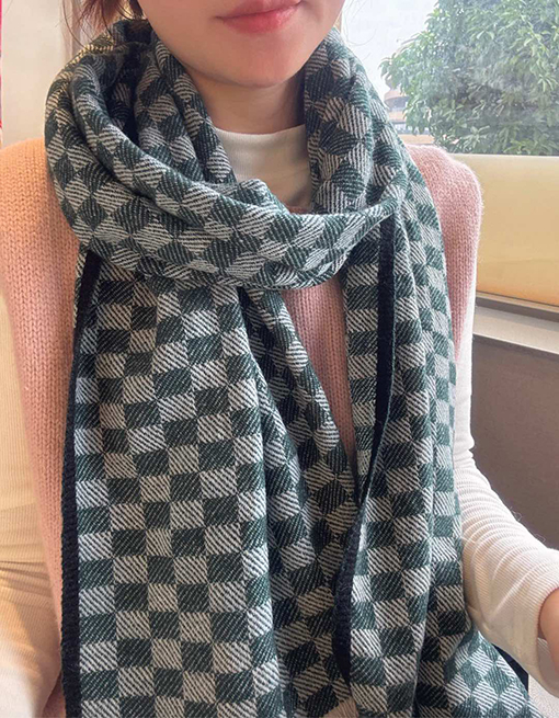 ルイヴィトンスーパーコピークラシックなチェック柄のカシミヤスカーフ