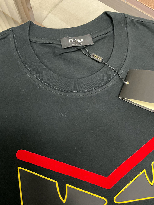 フェンディ 新しいモンスターの目の装飾ラウンドネックtシャツ