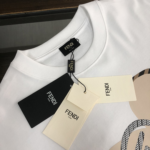 フェンディスーパーコピー愛のプリント文字半袖Tシャツ