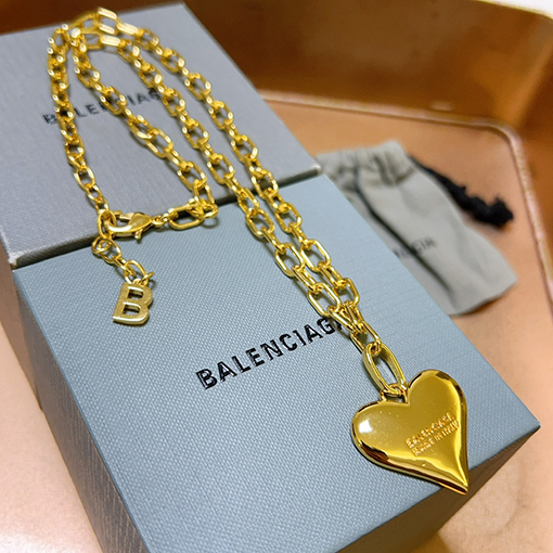 バレンシアガBalenciaga 新しいネックレス