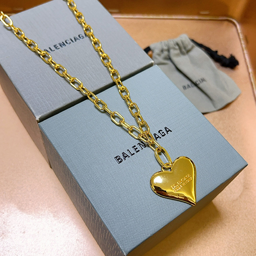 バレンシアガBalenciaga 新しいネックレス
