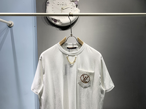 ルイヴィトン新しいビーズロゴポケットTシャツ