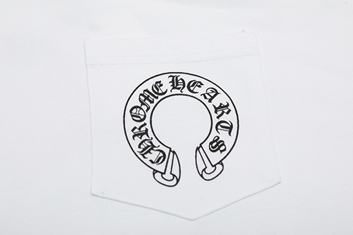 クロムハーツコピー馬蹄プリントポケットサンスクリット文字刺繍半袖シャツ