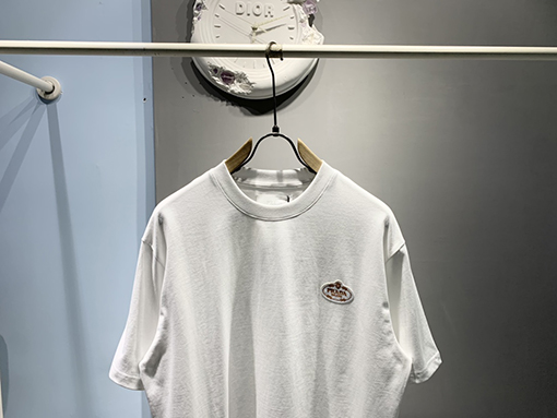 プラダ2025ss刺繍ロゴTシャツ
