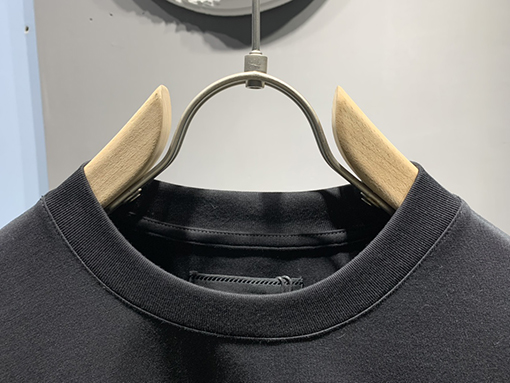 プラダ2025ss刺繍ロゴTシャツ