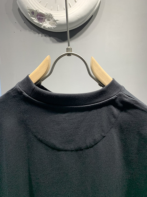 プラダ2025ss刺繍ロゴTシャツ