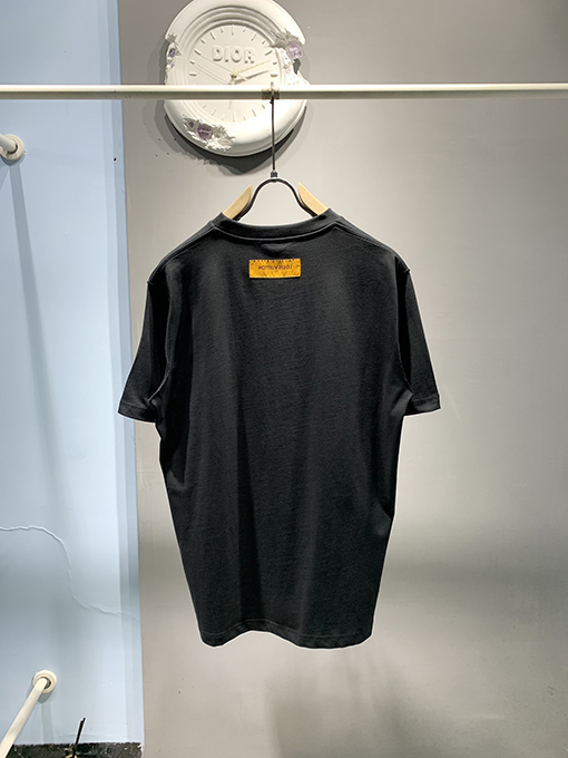 ルイヴィトン新しいロゴの凸型Tシャツ