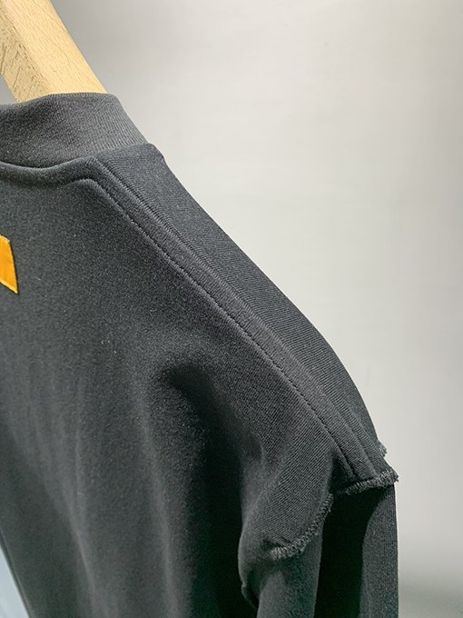 ルイヴィトン新しいロゴの凸型Tシャツ