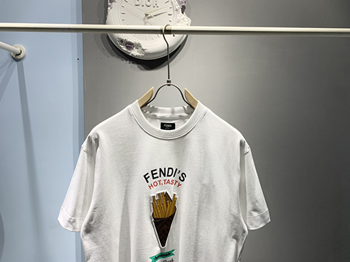 フェンディ2025ss新しいLicious刺繍パッチTシャツ
