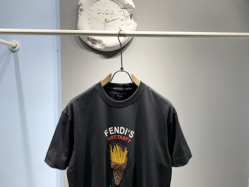 フェンディ2025ss新しいLicious刺繍パッチTシャツ