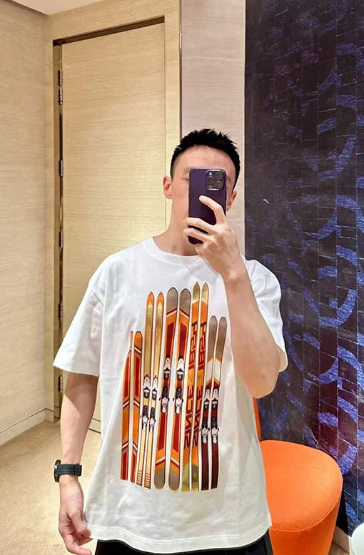 ルイヴィトンスノーボード半袖Tシャツ