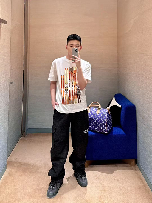 ルイヴィトンスノーボード半袖Tシャツ