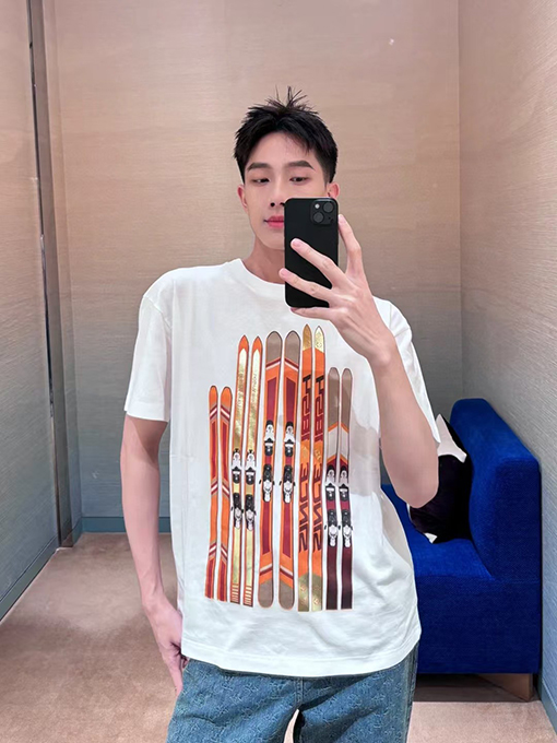 ルイヴィトンスノーボード半袖Tシャツ