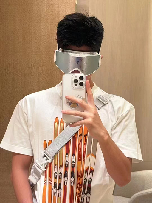 ルイヴィトンスノーボード半袖Tシャツ
