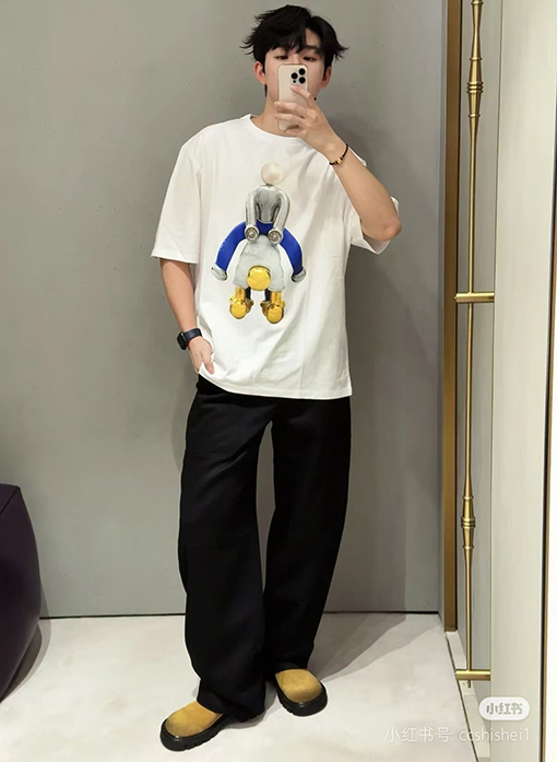 ロエベ新しいシリーズの漫画柄半袖Tシャツ