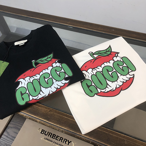 グッチ2025新しいカップルの半袖Tシャツ