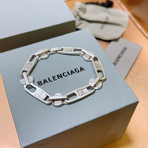 バレンシアガ Balenciagaブレスレット