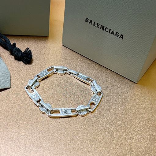 バレンシアガ Balenciagaブレスレット