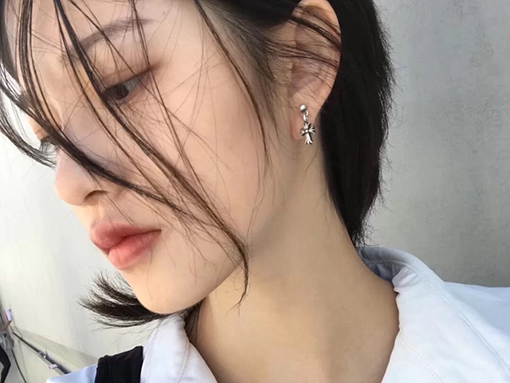 クロムハーツクロスシングルダイヤモンドピアス