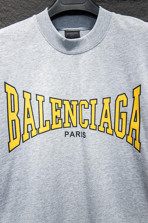 バレンシアガラバークラック半袖Tシャツ
