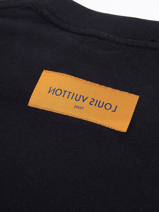 ルイヴィトン立体刺繍ロゴ ユニセックス半袖Tシャツ