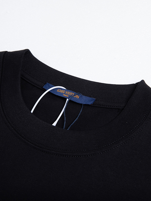 ルイヴィトン立体刺繍ロゴ ユニセックス半袖Tシャツ