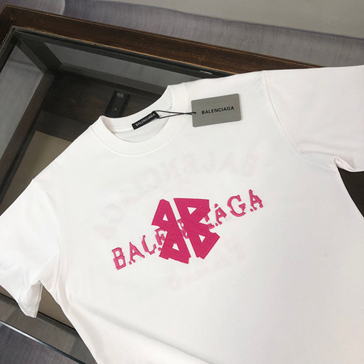 バレンシアガクラシックな半袖Tシャツ