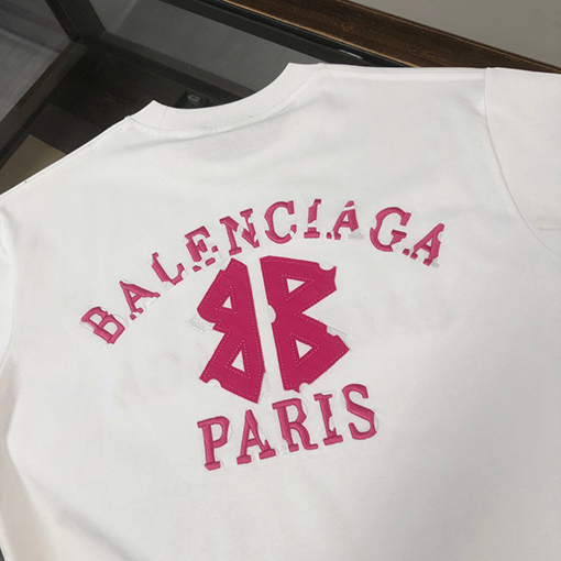 バレンシアガクラシックな半袖Tシャツ
