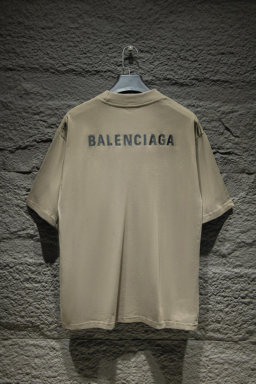 バレンシアガOSシルエット刺繍入り半袖Tシャツ