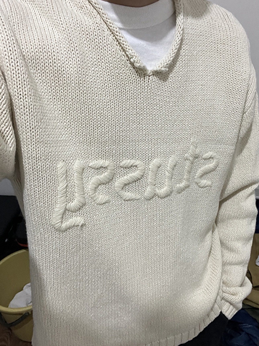 ステューシーStussy FW24 EMBROIDERED V-NECK LOGO SWEATER 刺繍ロゴVネックロゴセーター