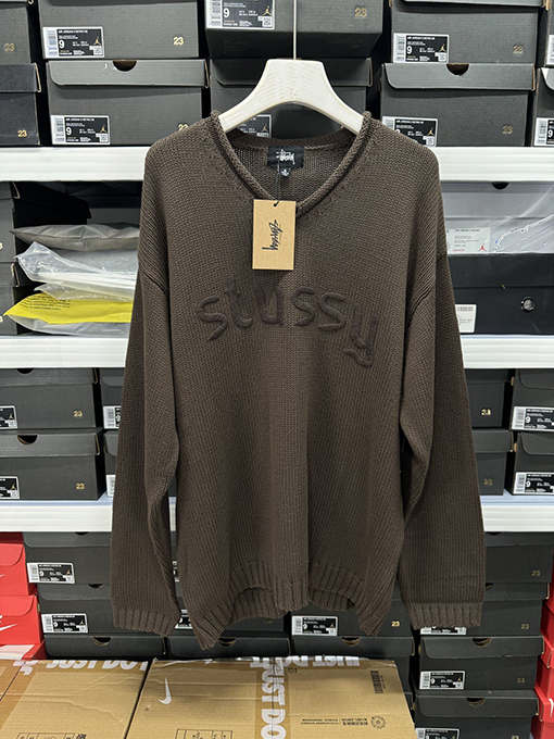ステューシーStussy FW24 EMBROIDERED V-NECK LOGO SWEATER 刺繍ロゴVネックロゴセーター