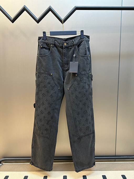 ルイヴィトン エンボス加工のデニムパンツ