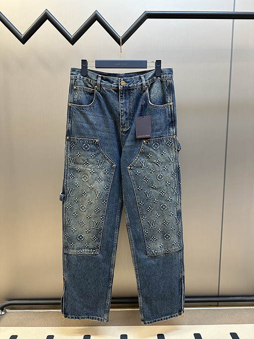 ルイヴィトン エンボス加工のデニムパンツ