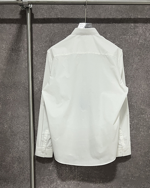 プラダコピー新しい胸のステッチ金属逆三角皮の高品質シャツ