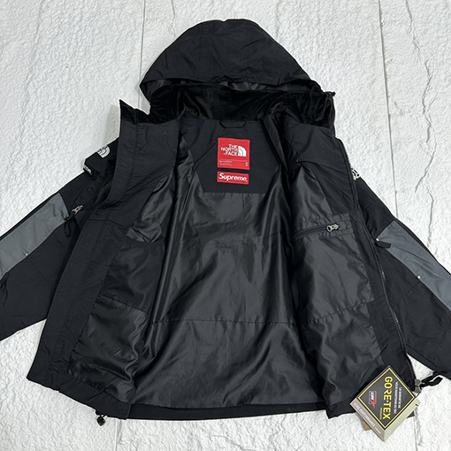 シュプリーム FW22 Week 7 x The North Face コラボアルファベットフード付きジャケット