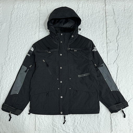 シュプリーム FW22 Week 7 x The North Face コラボアルファベットフード付きジャケット