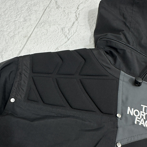 シュプリーム FW22 Week 7 x The North Face コラボアルファベットフード付きジャケット