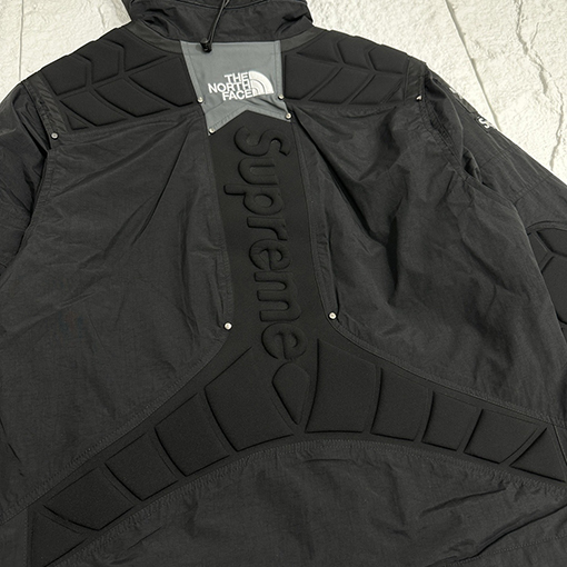 シュプリーム FW22 Week 7 x The North Face コラボアルファベットフード付きジャケット