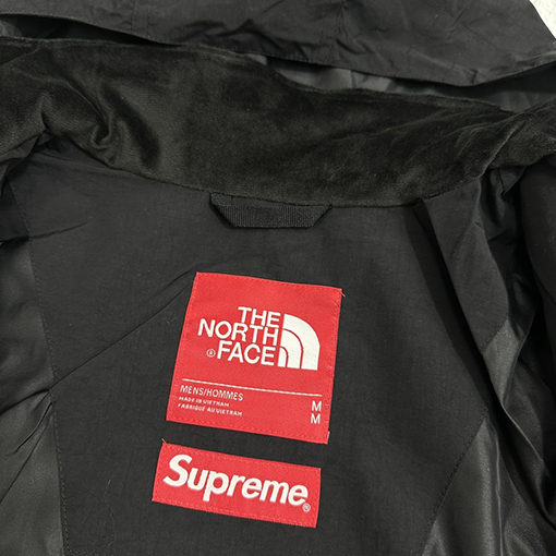 シュプリーム FW22 Week 7 x The North Face コラボアルファベットフード付きジャケット