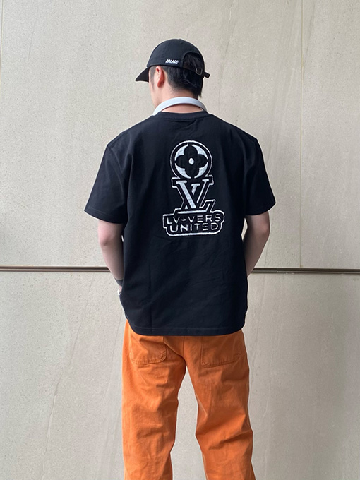 ルイヴィトンVers United ロゴ装飾Tシャツ
